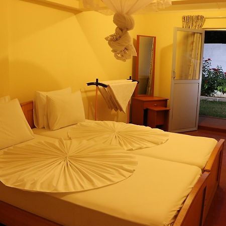 Swiss Garden Tourist Rest Hotel Anuradhapura Bagian luar foto